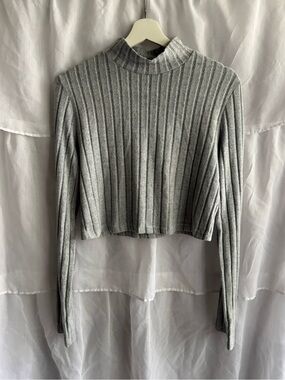 SHEIN Cropped Sweater